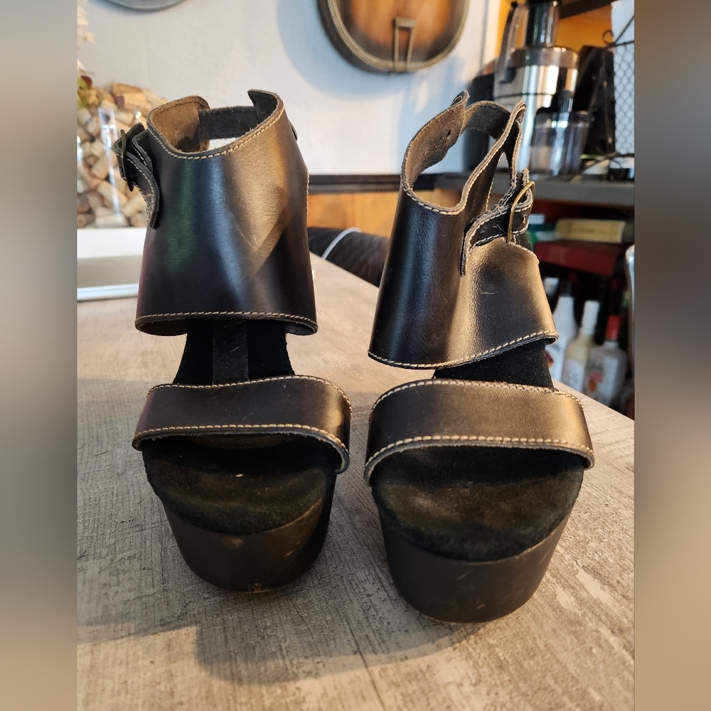 Black leather wedges size 9m